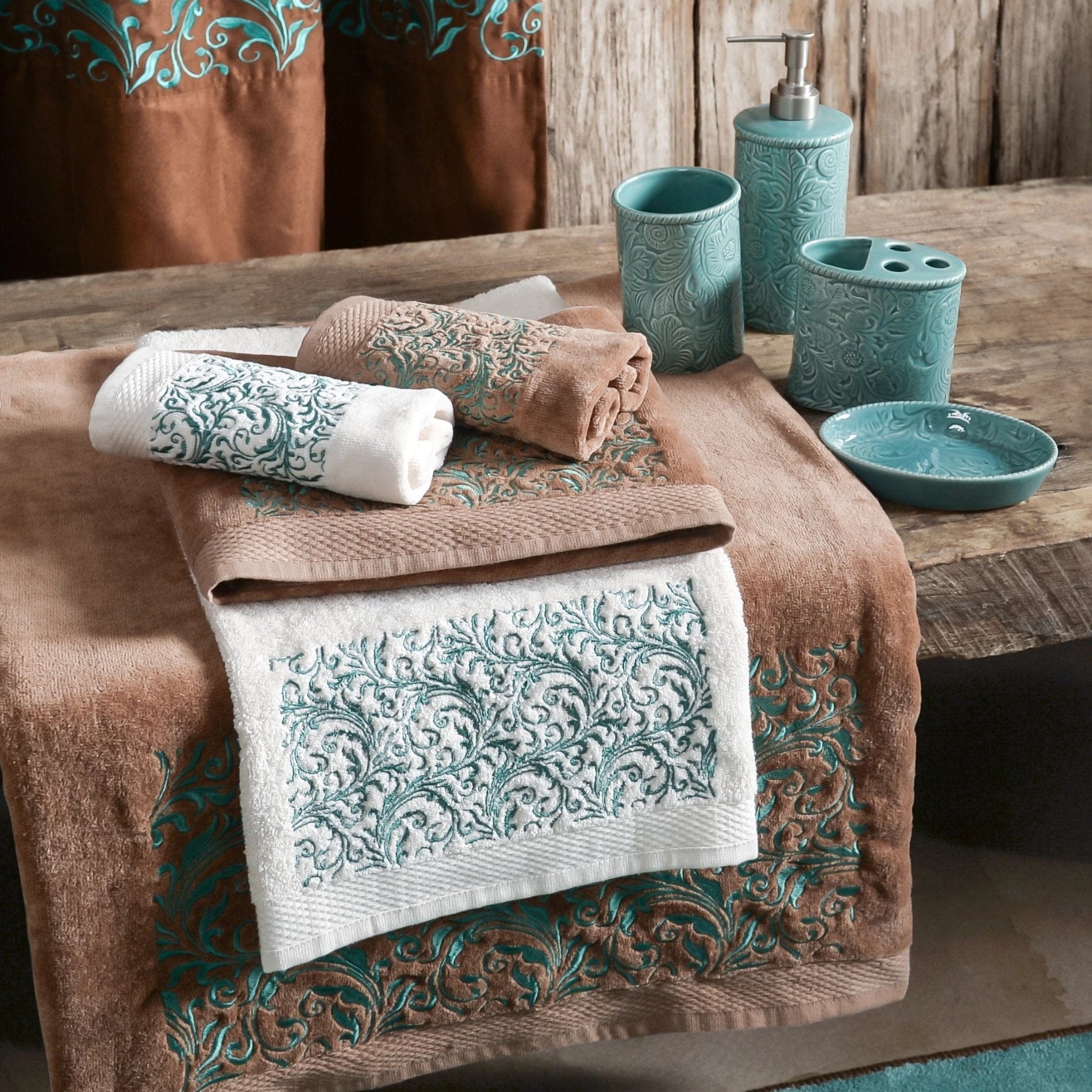 Wyatt Turquoise Scroll 3PC Bath Towel Set, Cream