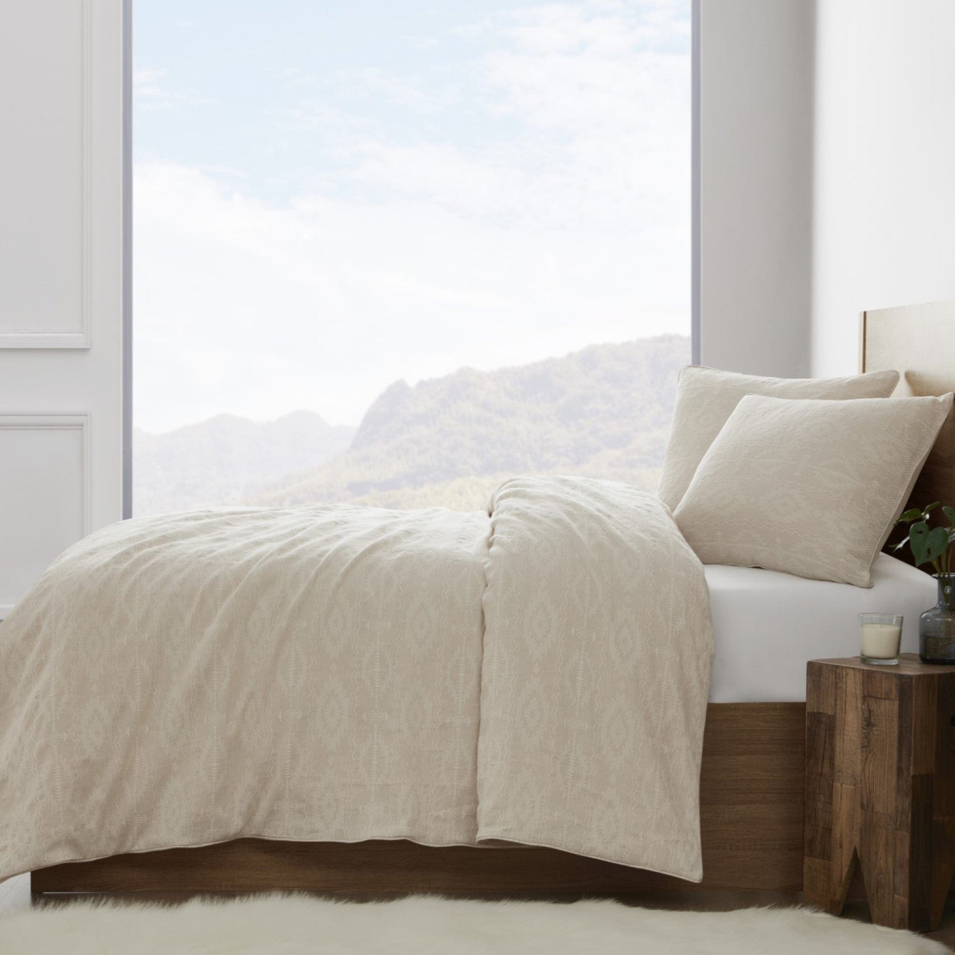 Tempe Matelassé Bedding Set
