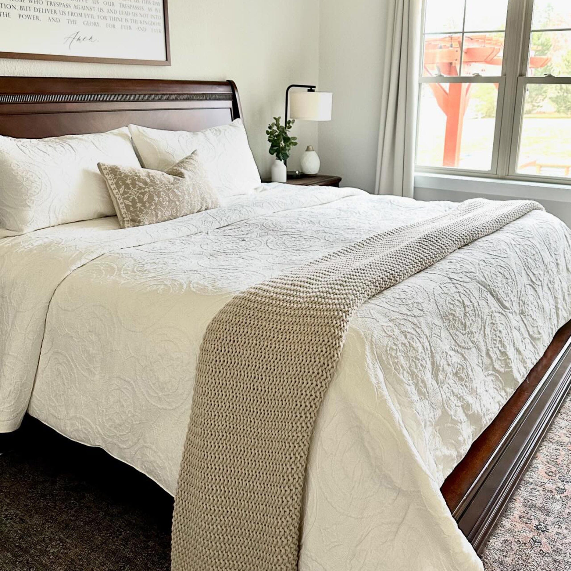 Verona Matelassé Bedding Set