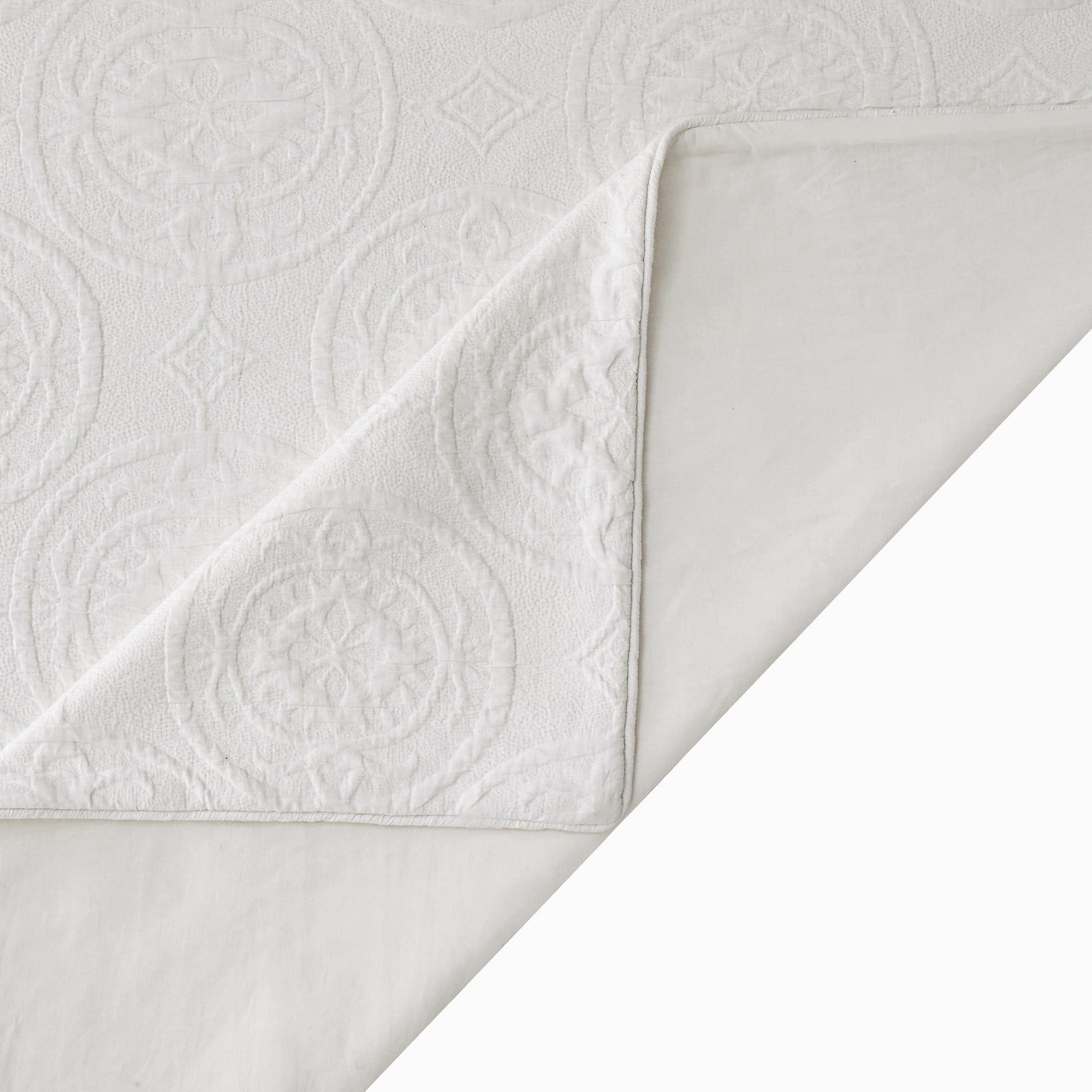 Verona Matelassé Bedding Set