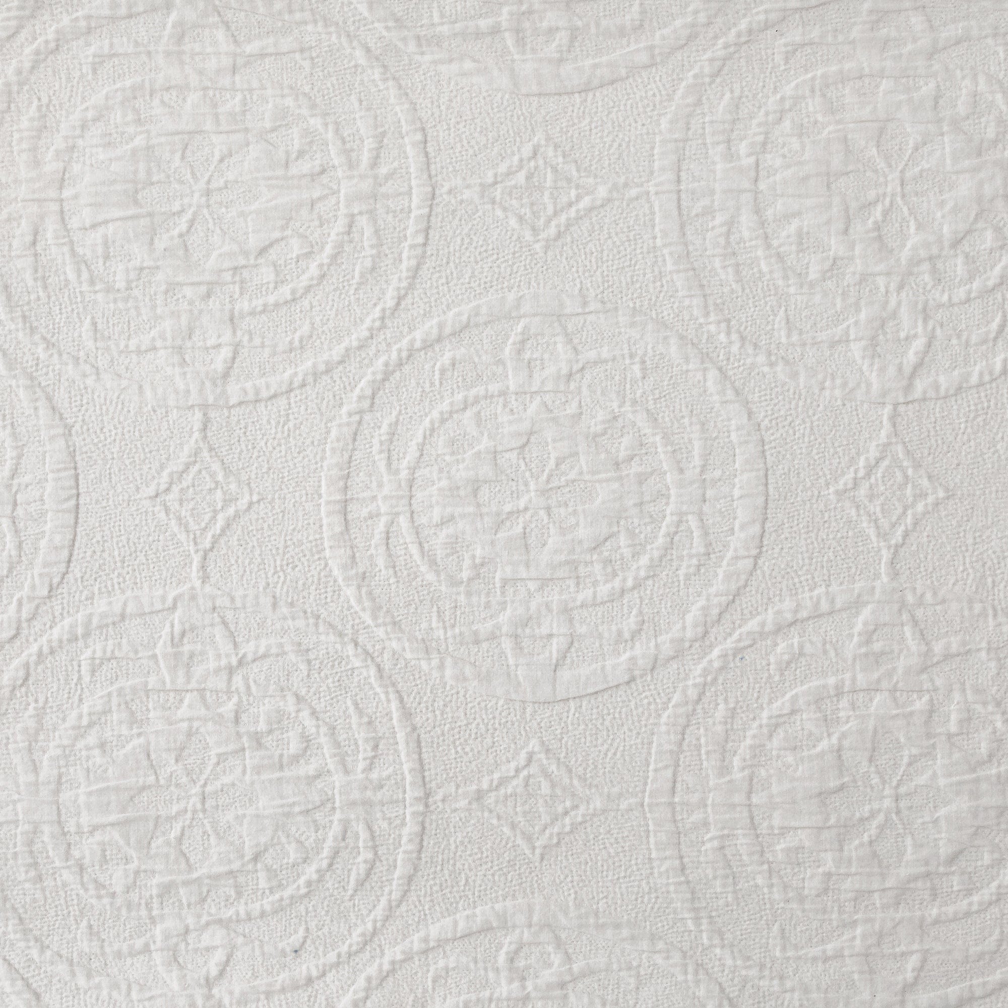 Verona Matelassé Bedding Set