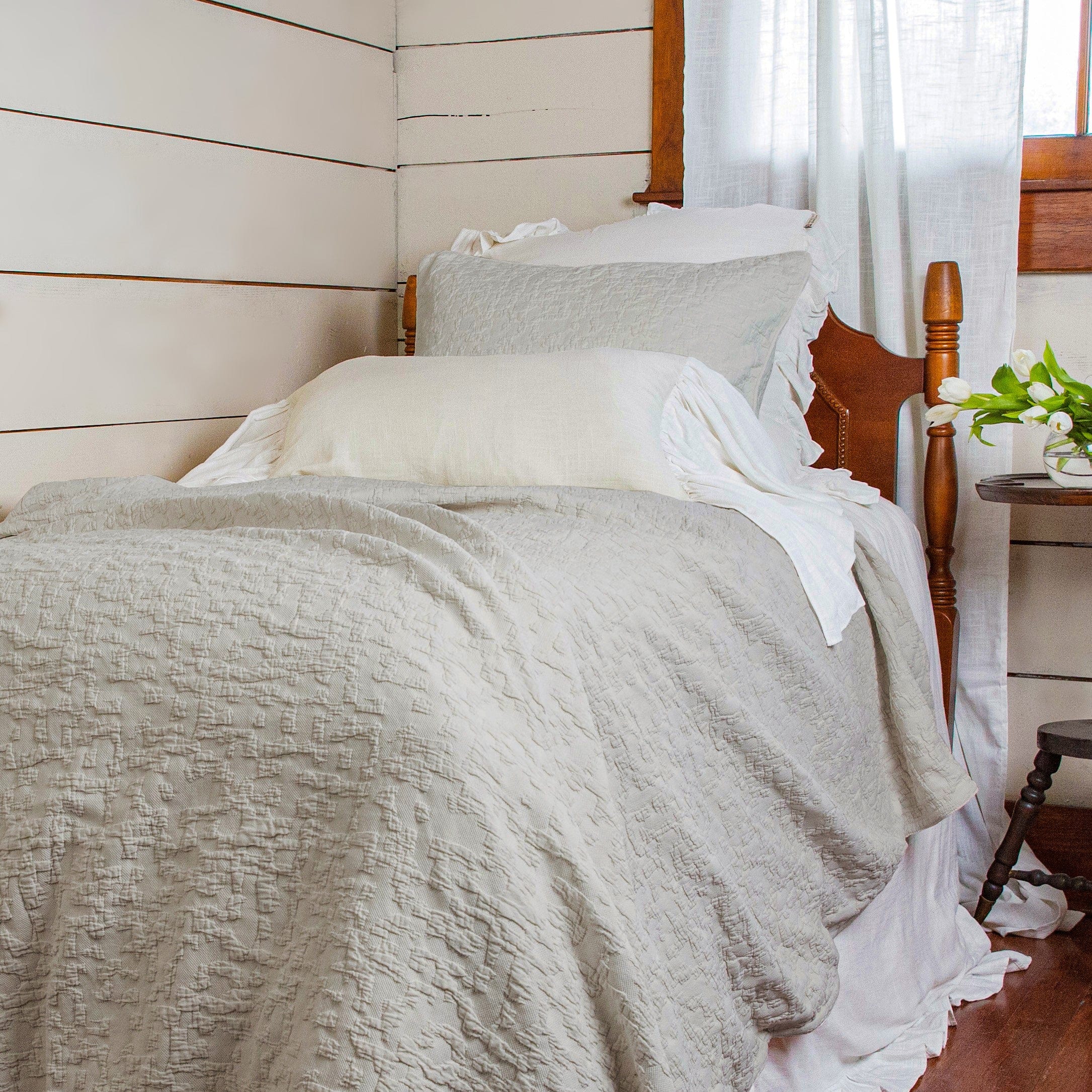 Porto Matelassé Bedding Set
