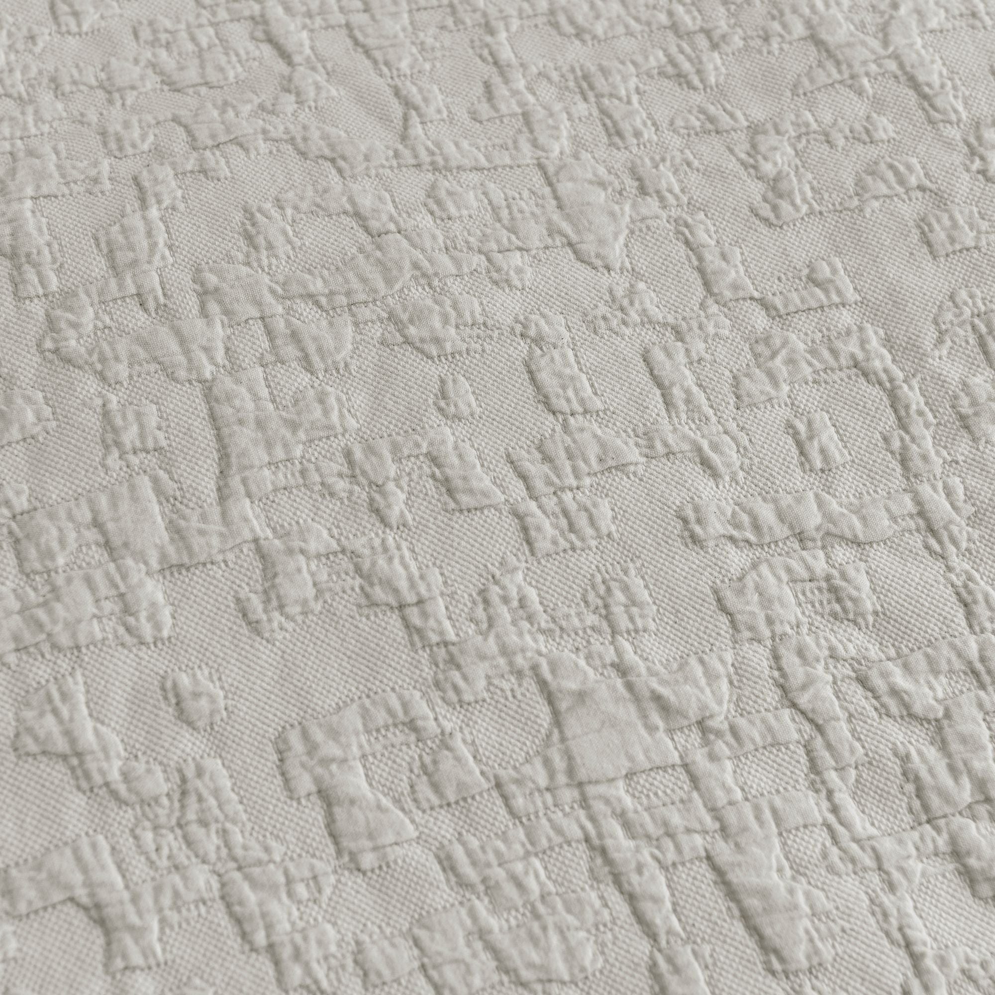 Porto Matelassé Bedding Set