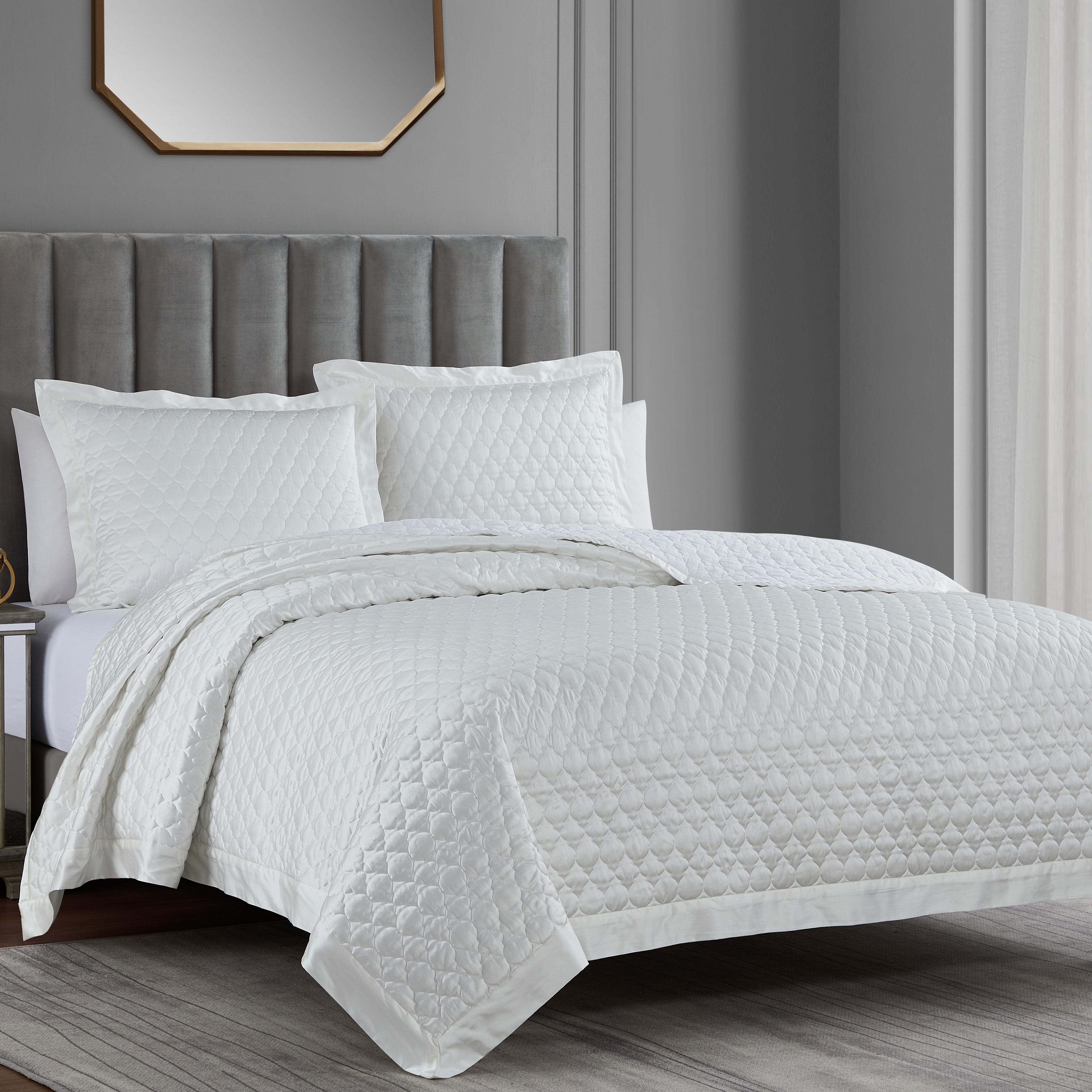 High Shine Satin Quatrefoil Quilt