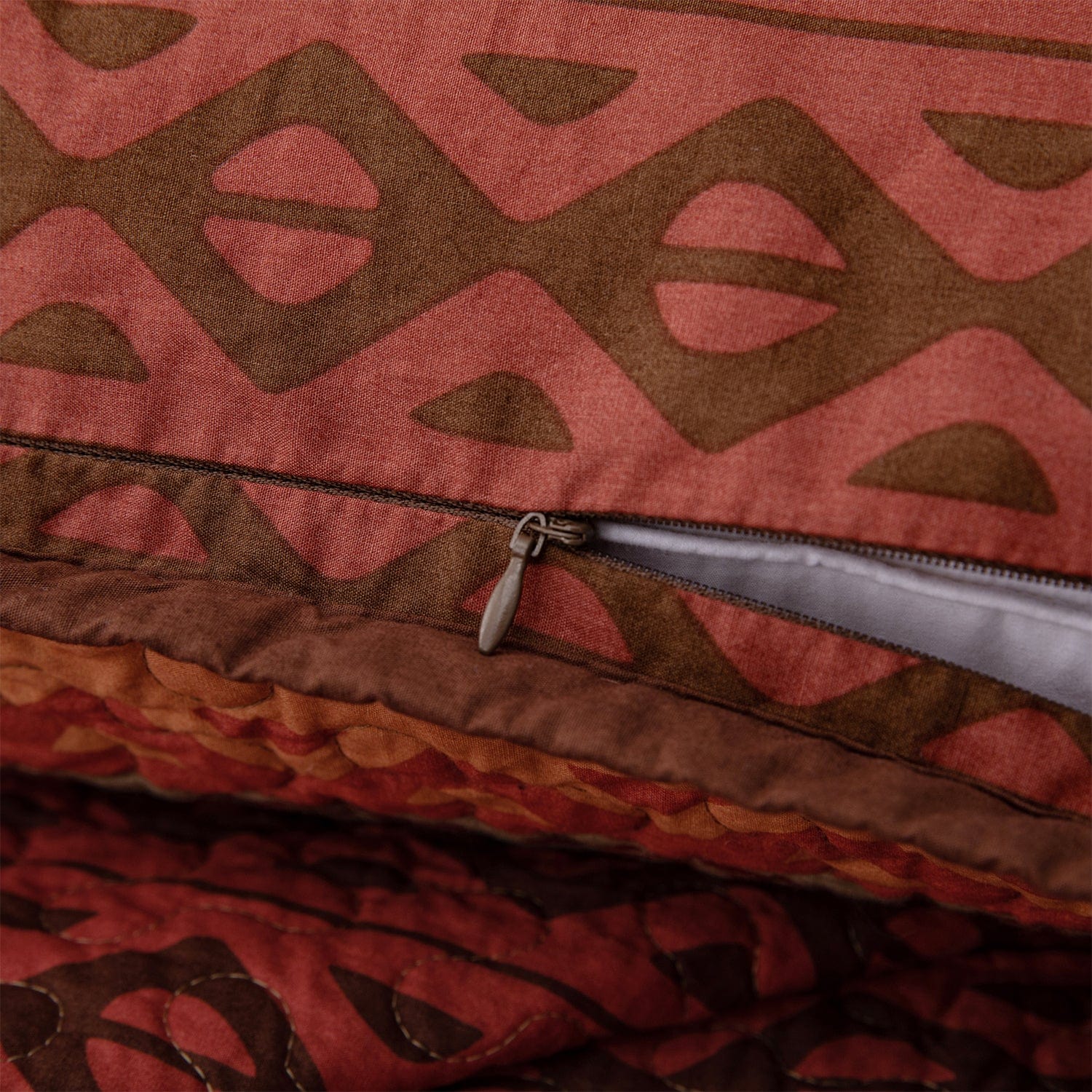 Broken Arrow Reversible Quilt Set