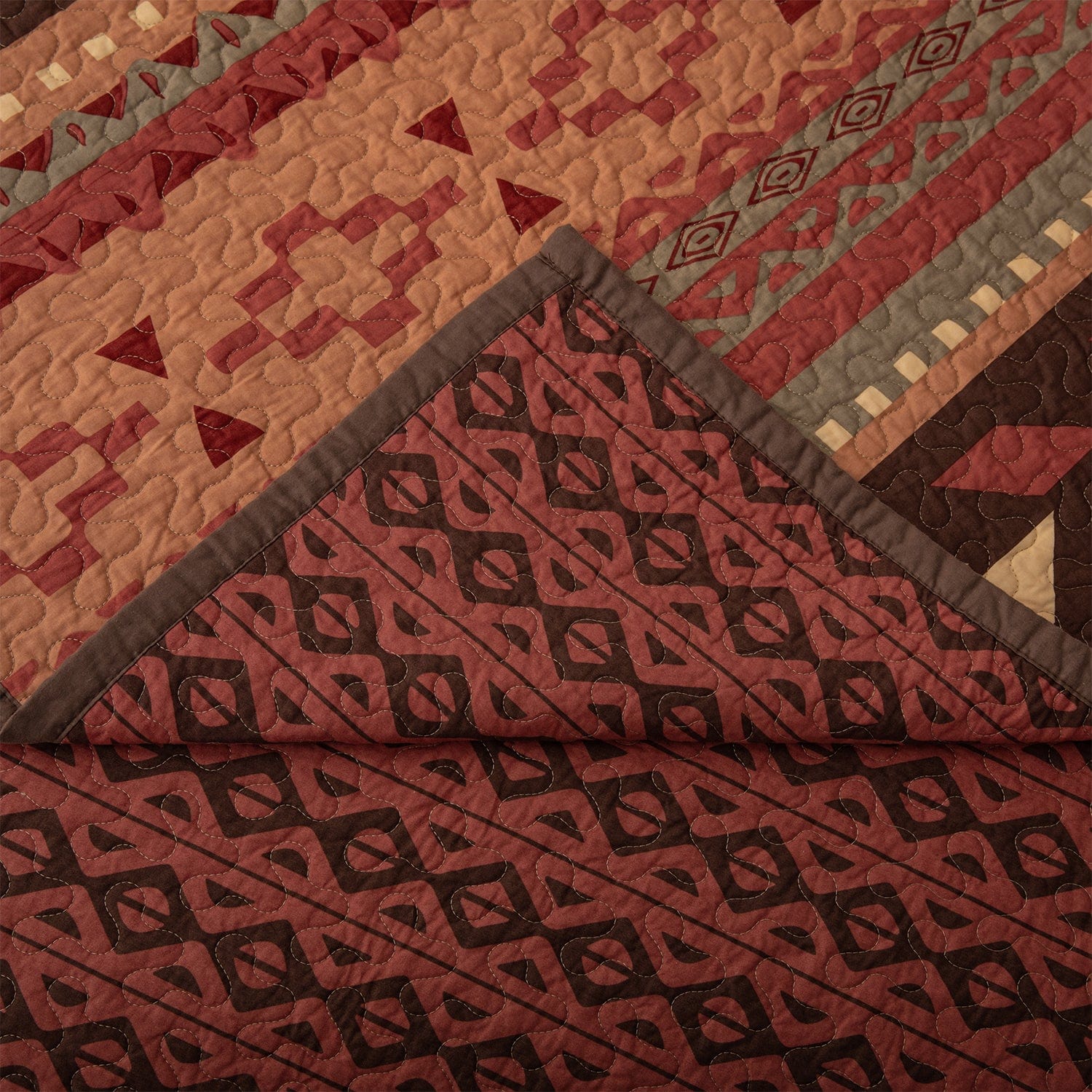 Broken Arrow Reversible Quilt Set