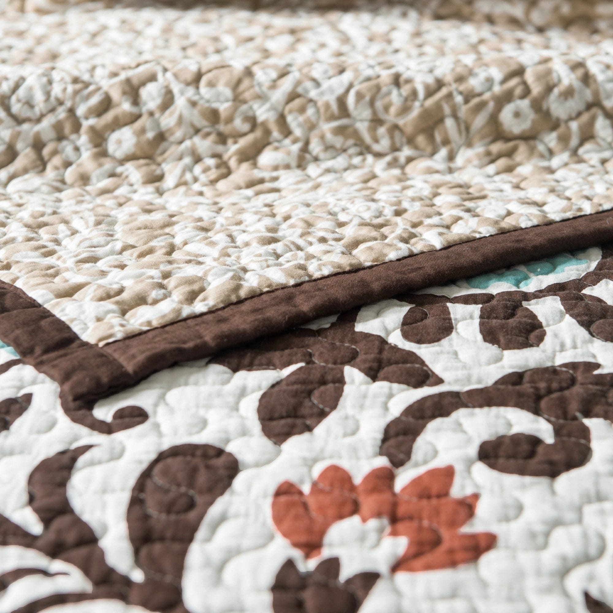 Rebecca Paisley Reversible Quilt Set