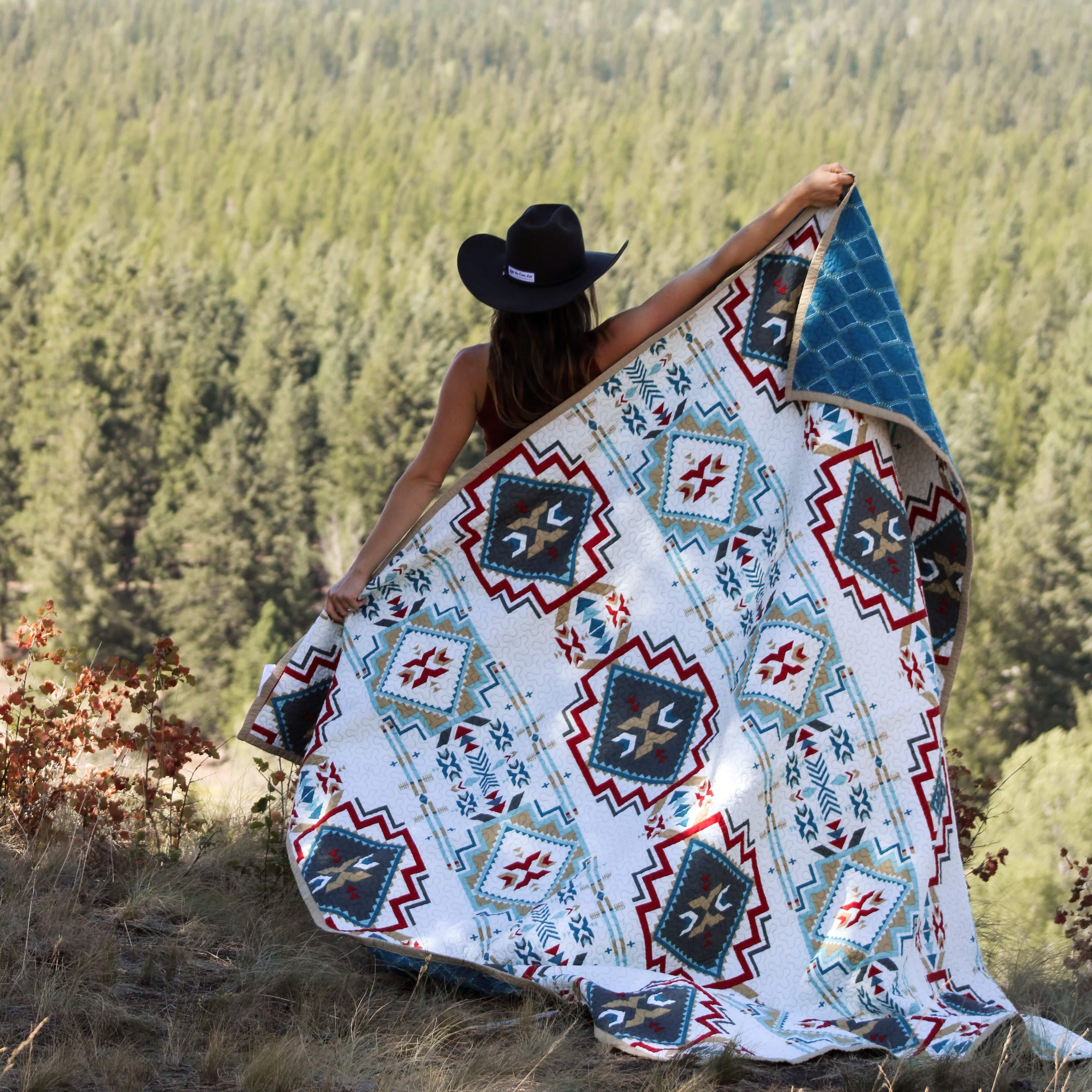 Spirit Valley Reversible Quilt Set