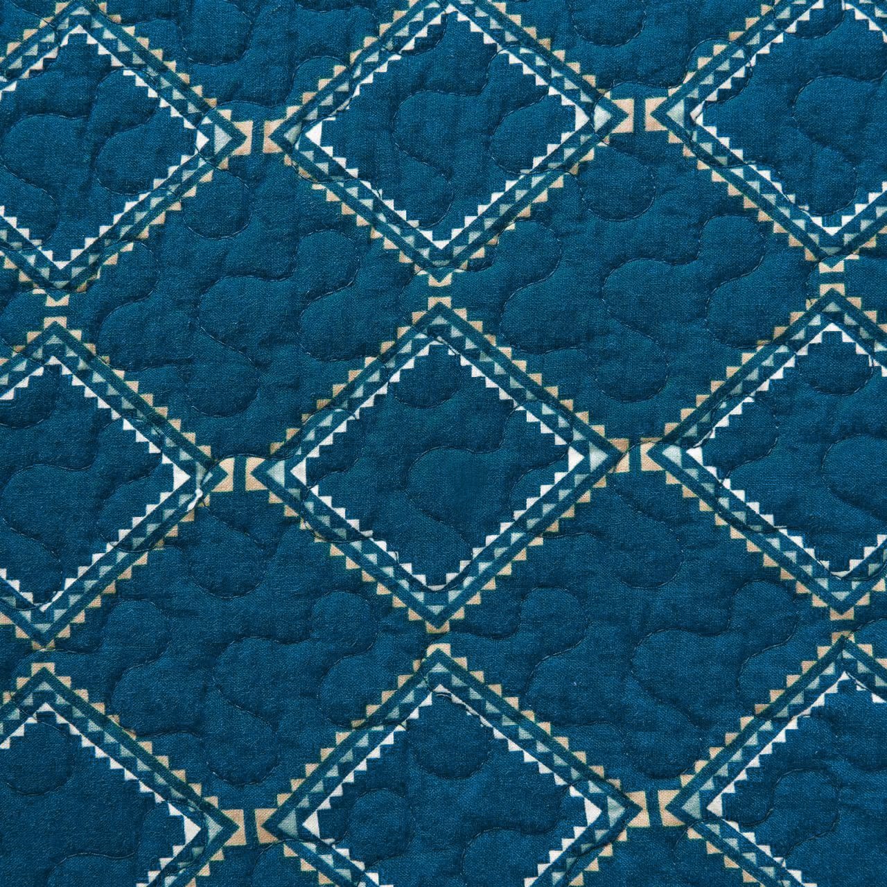 Spirit Valley Reversible Quilt Set