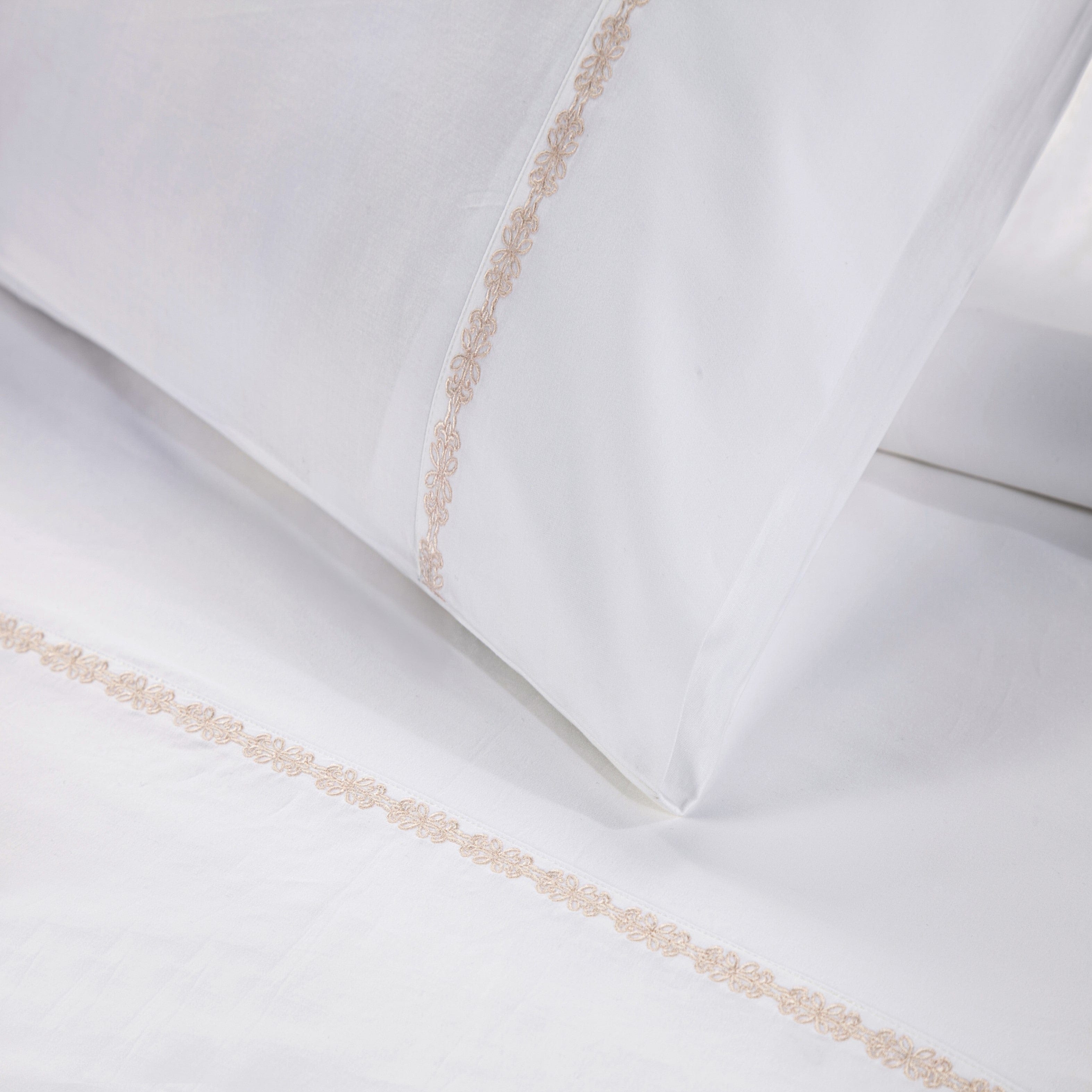 350TC Laurel Embroidered Border Sheet Set