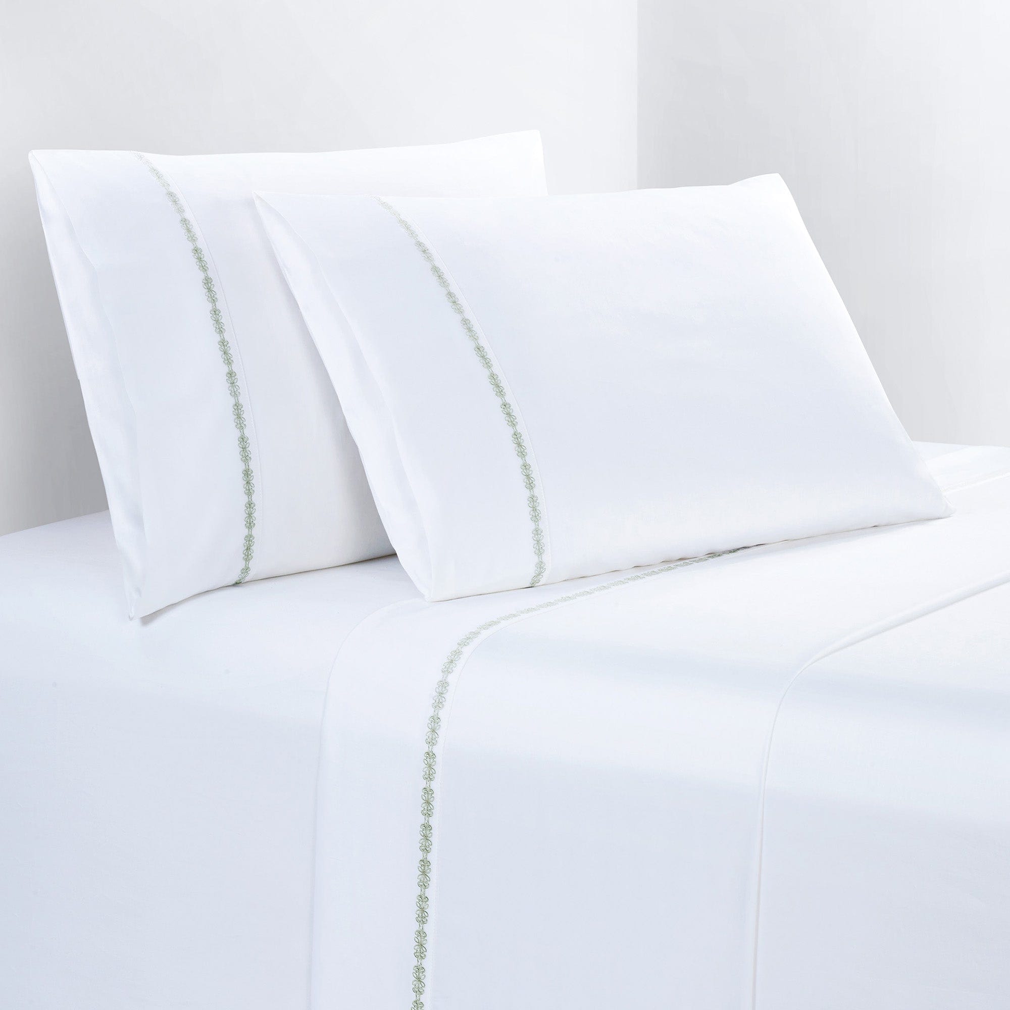 350TC Laurel Embroidered Border Sheet Set