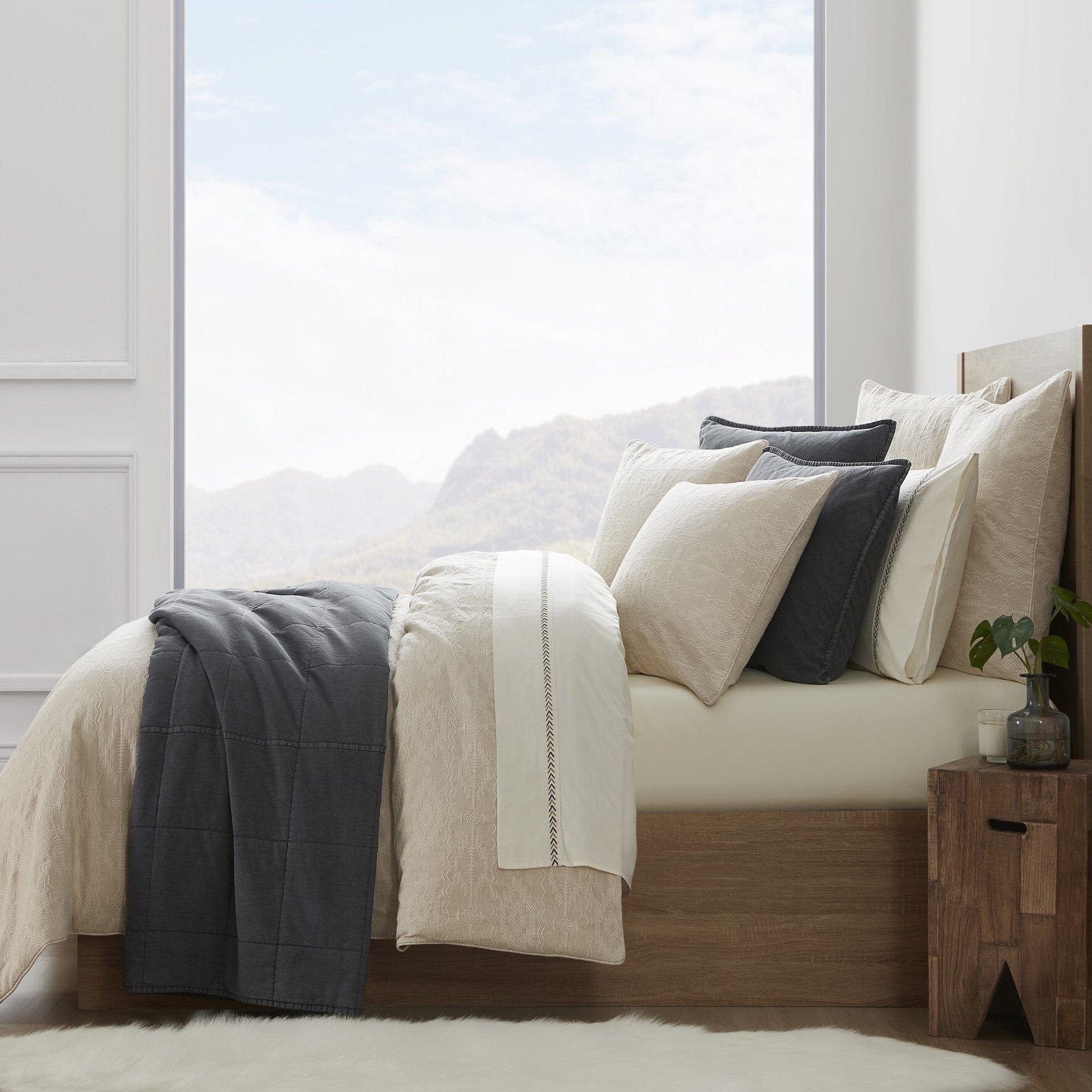 Tempe Matelassé Bedding Set