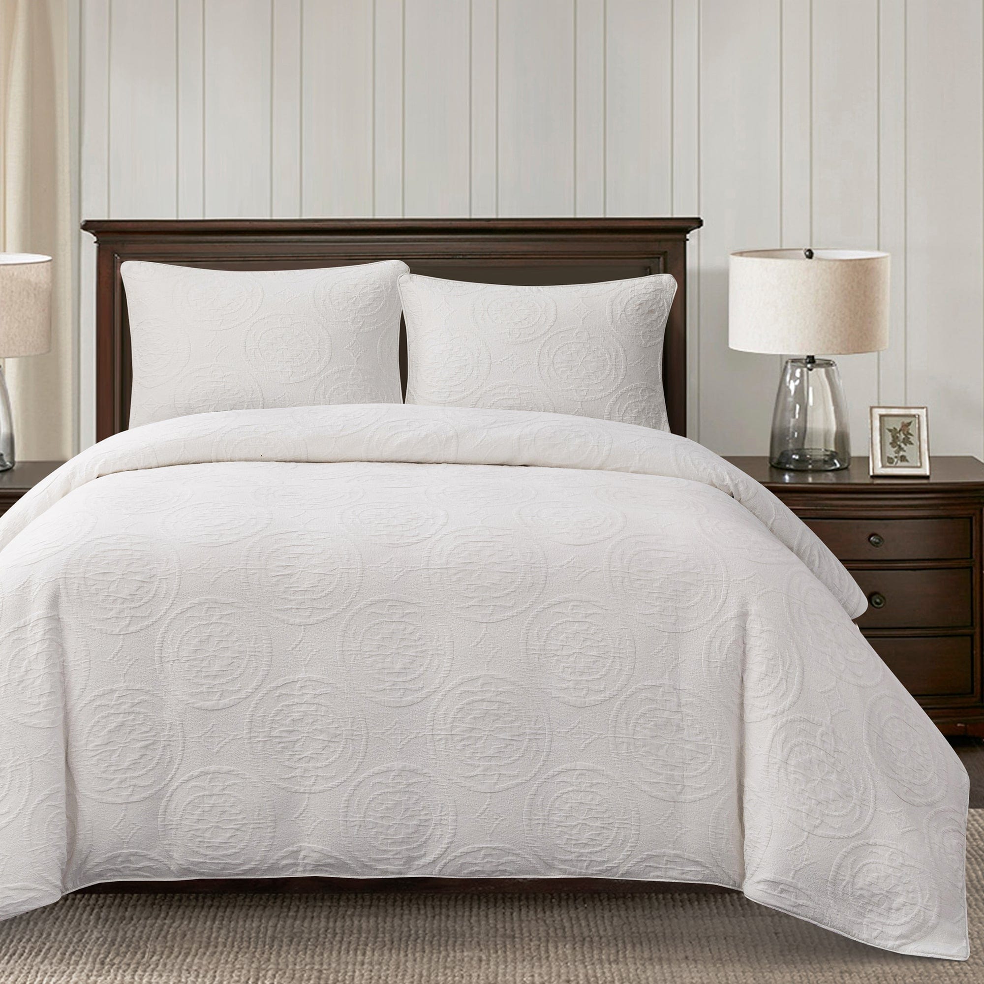 Verona Matelassé Bedding Set