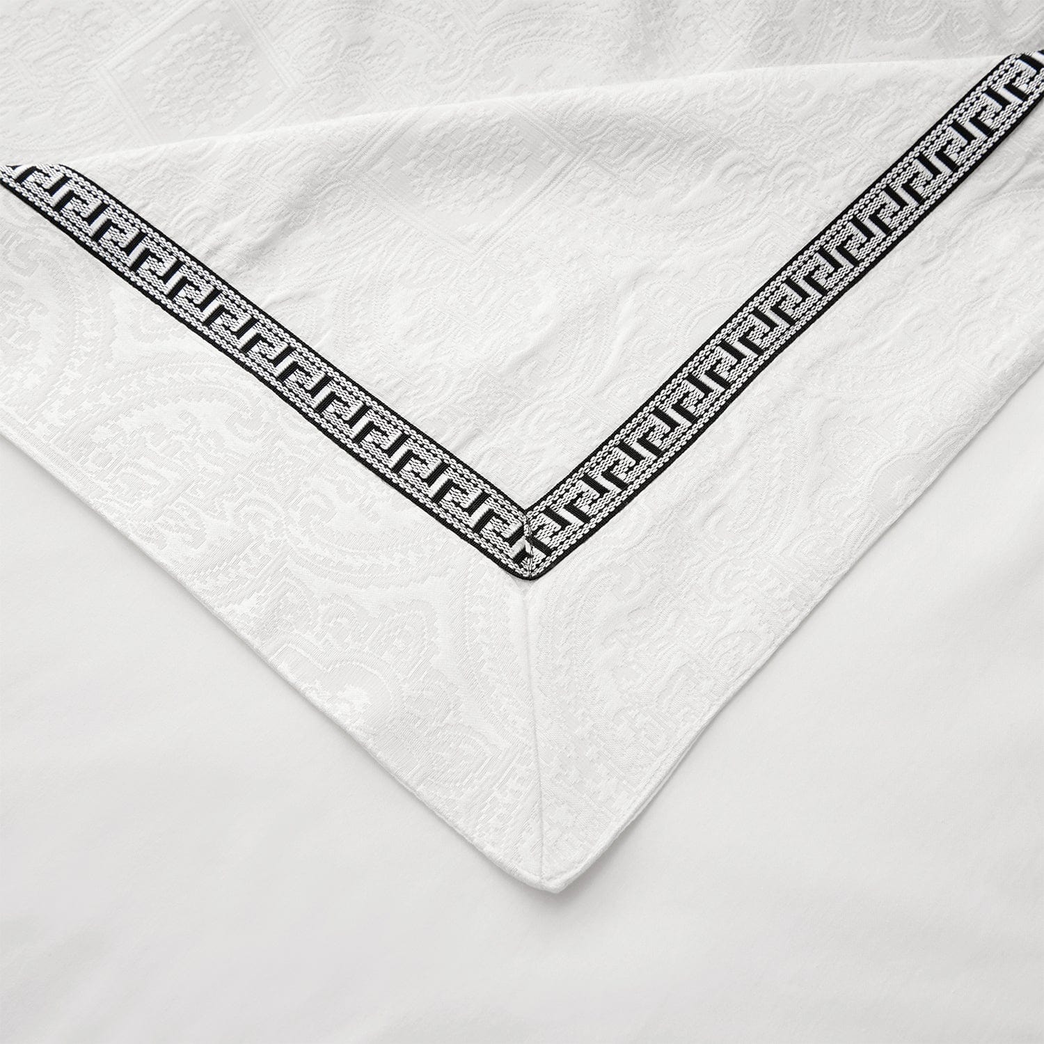 Liza White Matelassé Coverlet Set, King