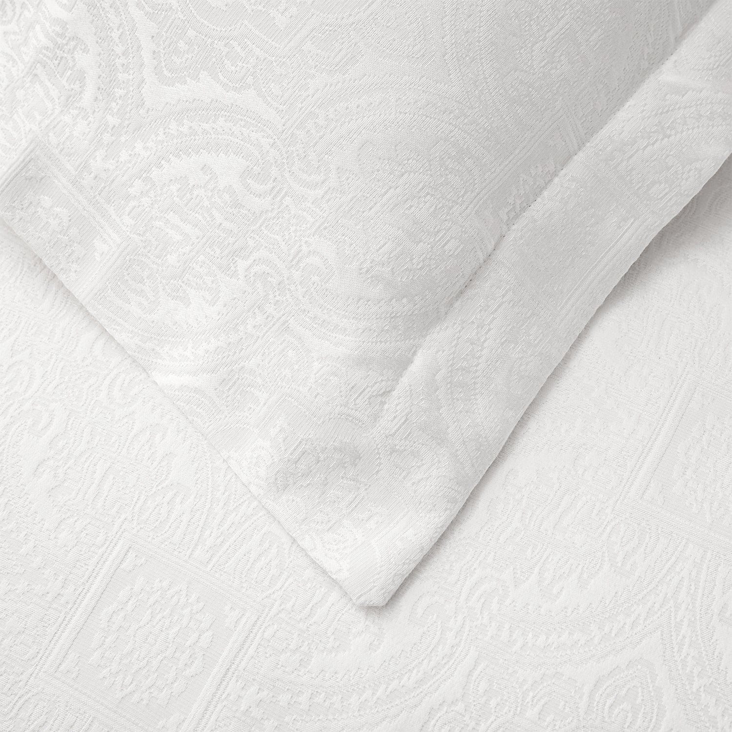 Liza White Matelassé Coverlet Set, King