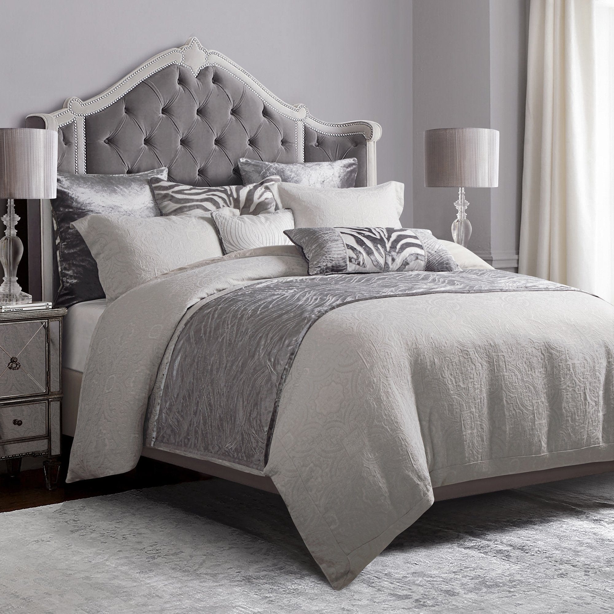 Medallion Matelassé Duvet Cover Set