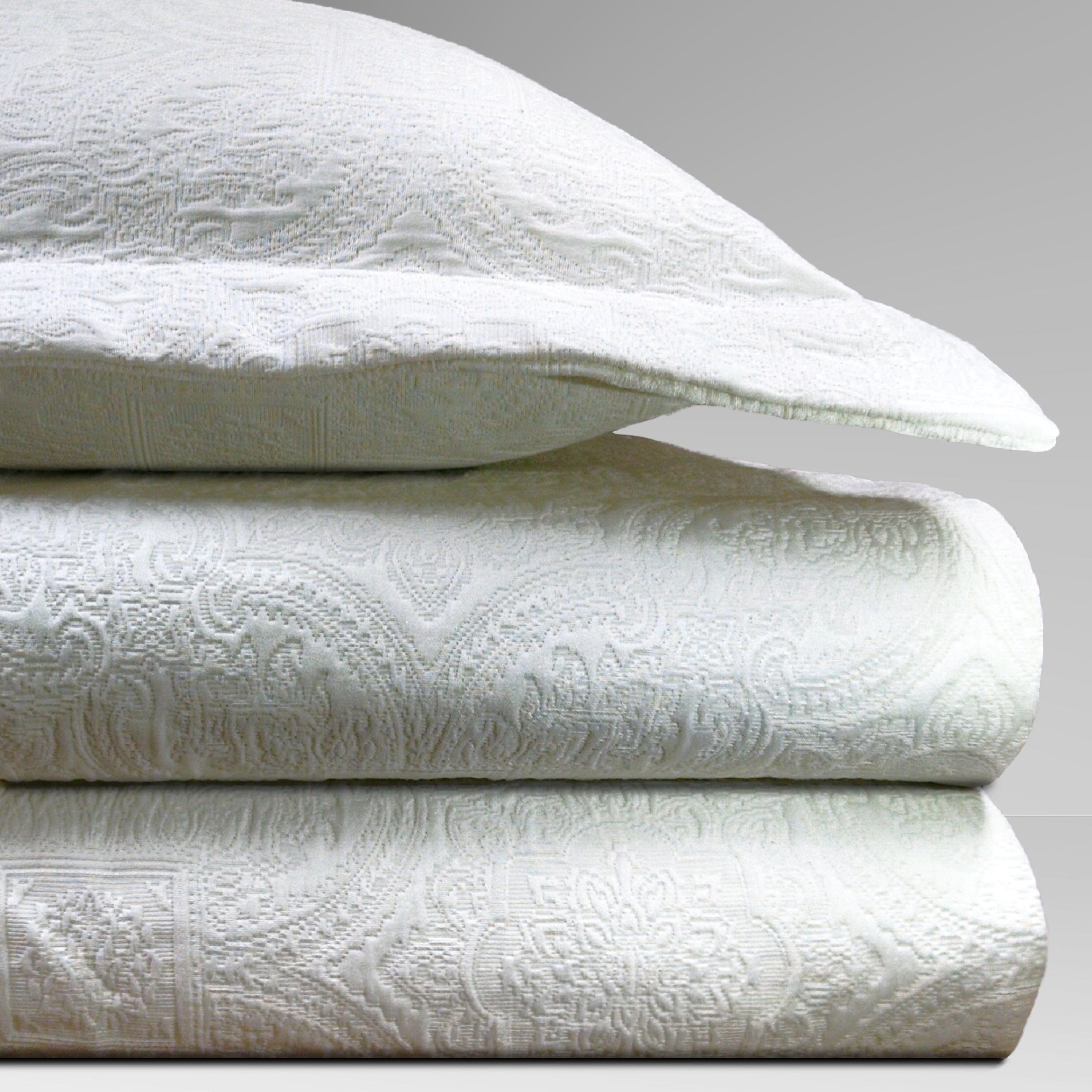 Medallion Matelassé Duvet Cover Set