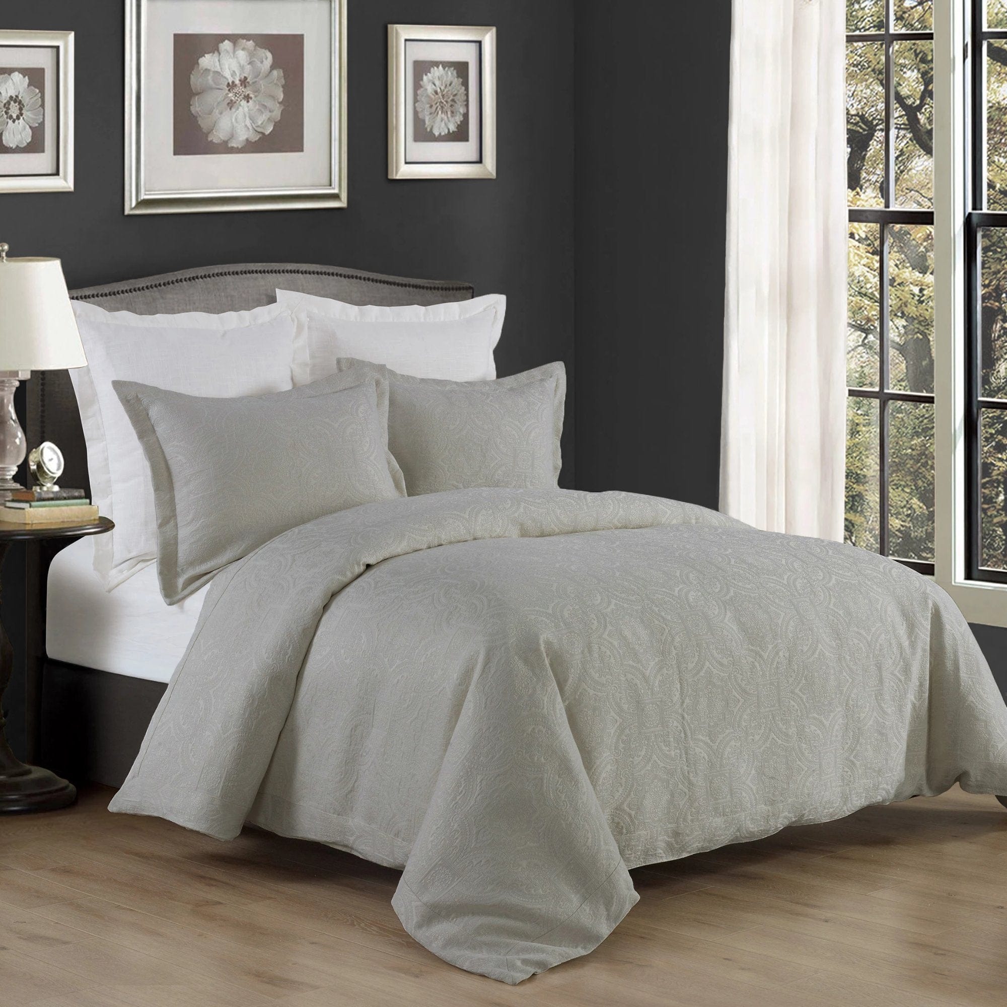 Medallion Matelassé Duvet Cover Set