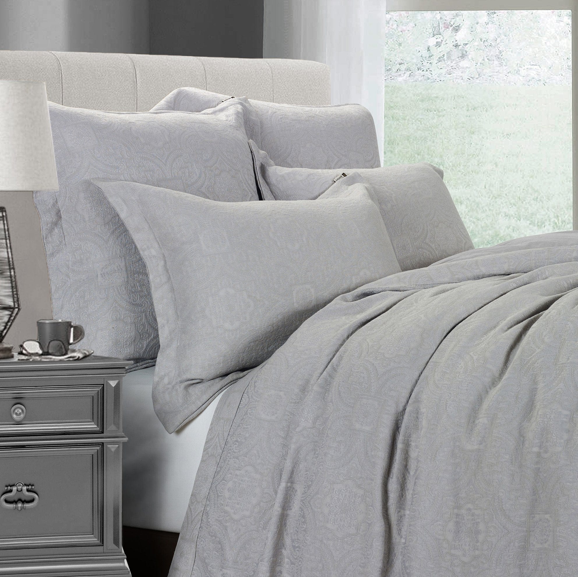 Medallion Matelassé Woven Euro Sham