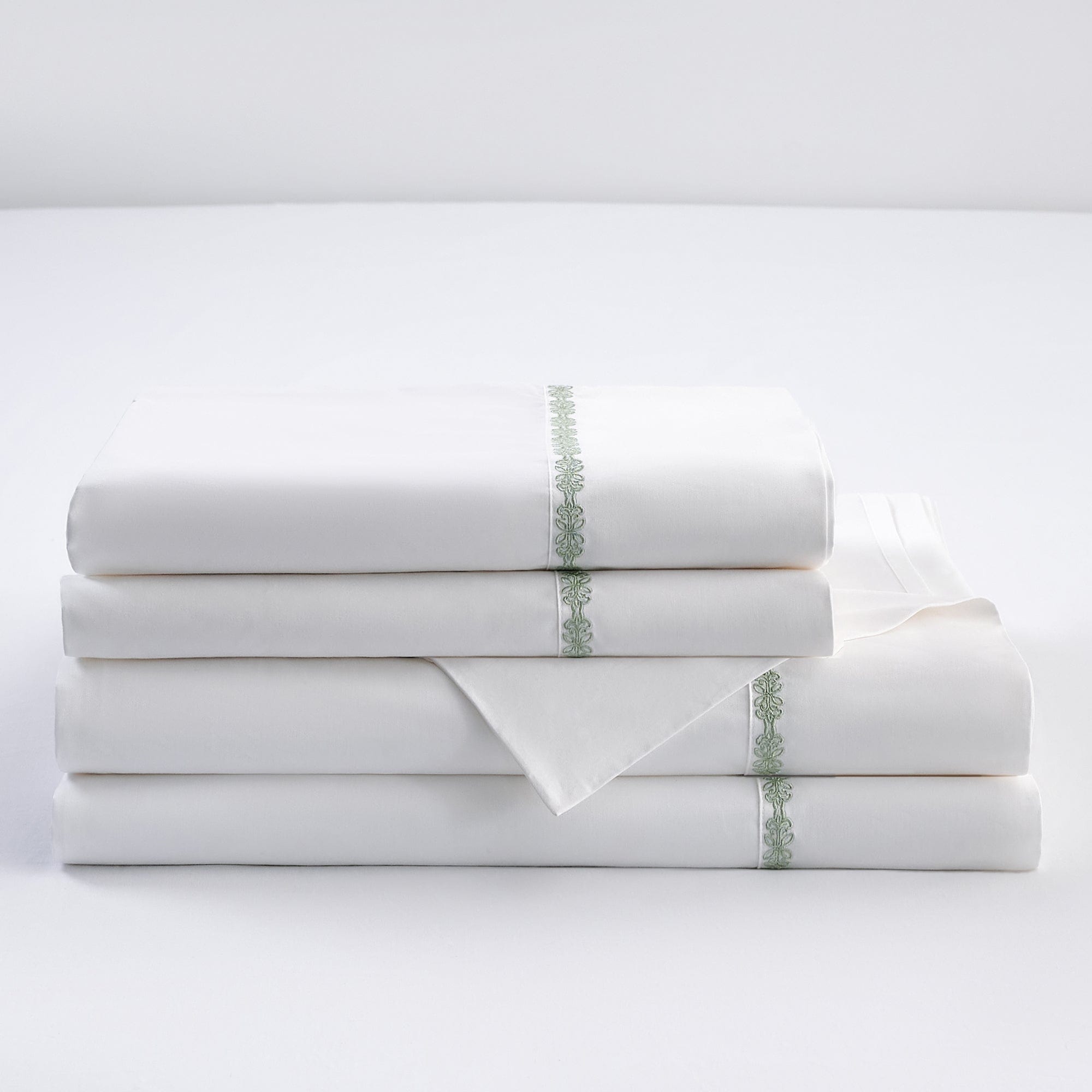 350TC Laurel Embroidered Border Sheet Set