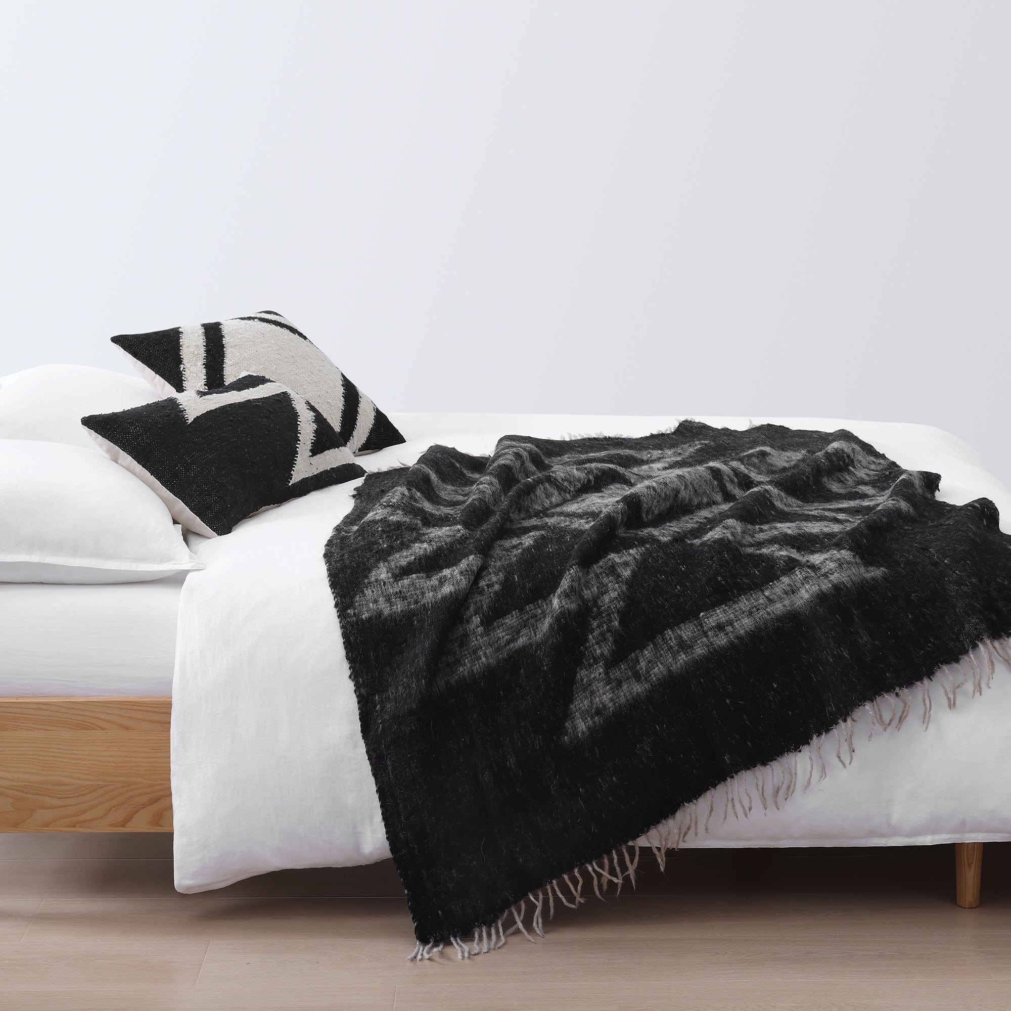 Antigua 100% Wool Handwoven Throw Blanket